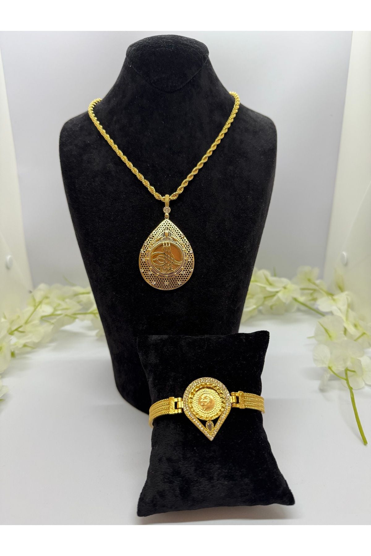 22 Ayar Altın Kaplama Taşlı Tuğralı Motif Set Lvd512