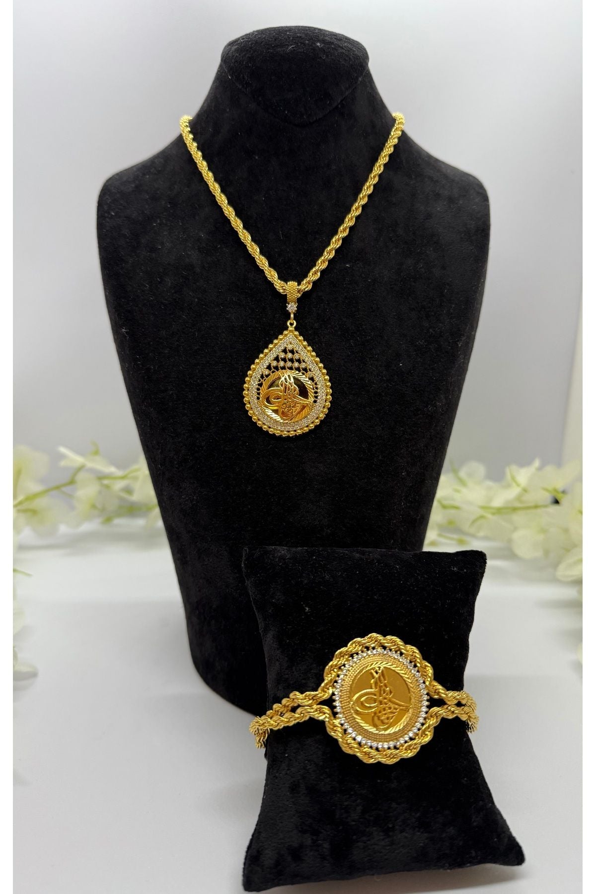 22 Ayar Altın Kaplama Taşlı Tuğra Set Lvd518